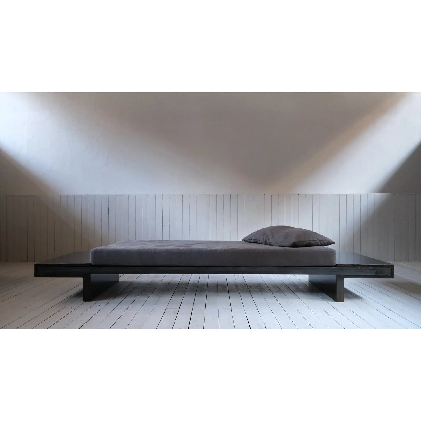 Daybed 052022 - JANGEORGe Interiors & Furniture