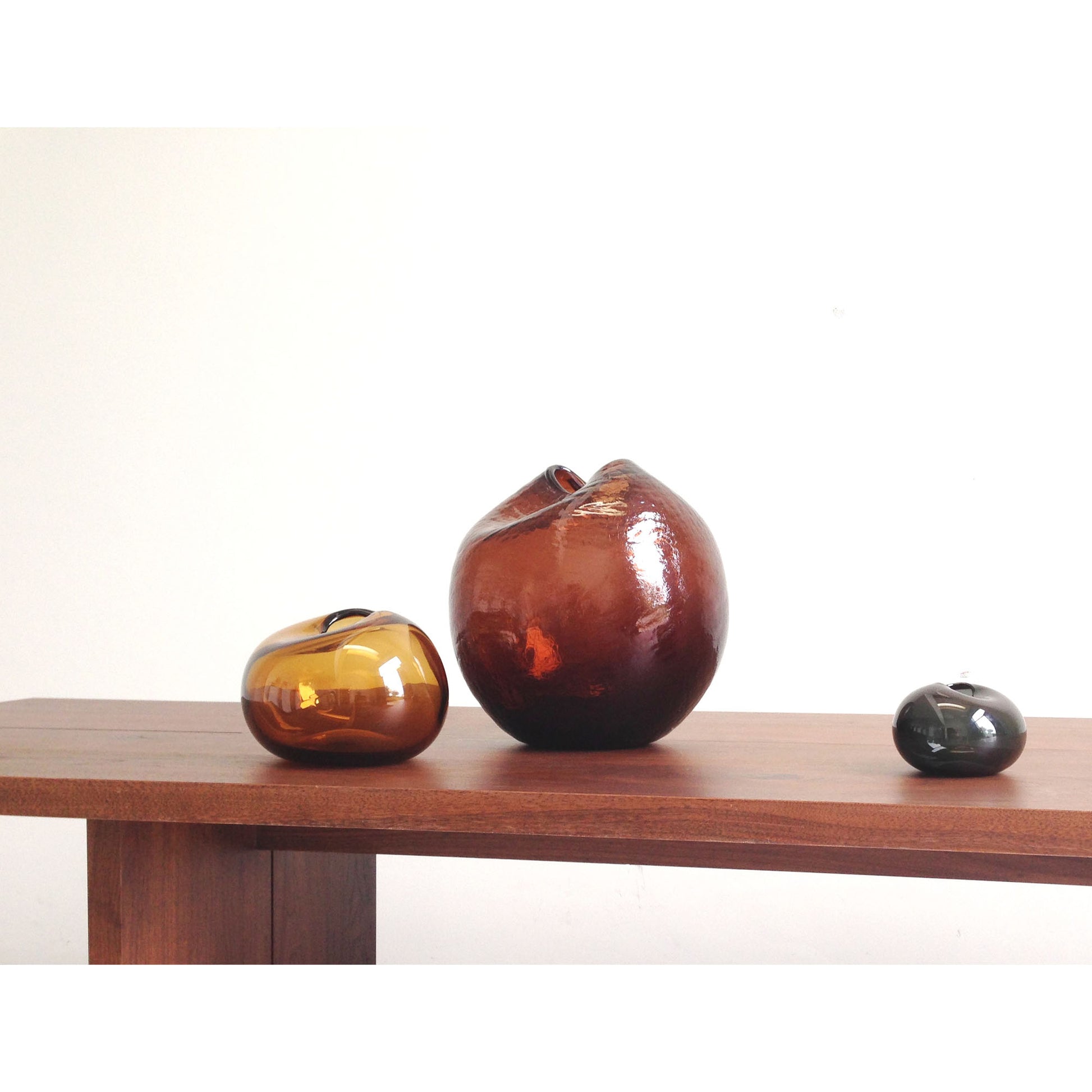 Kate Hume - Large Vase "Rock" | When Objects Work | JANGEORGe Interiors & Furniture