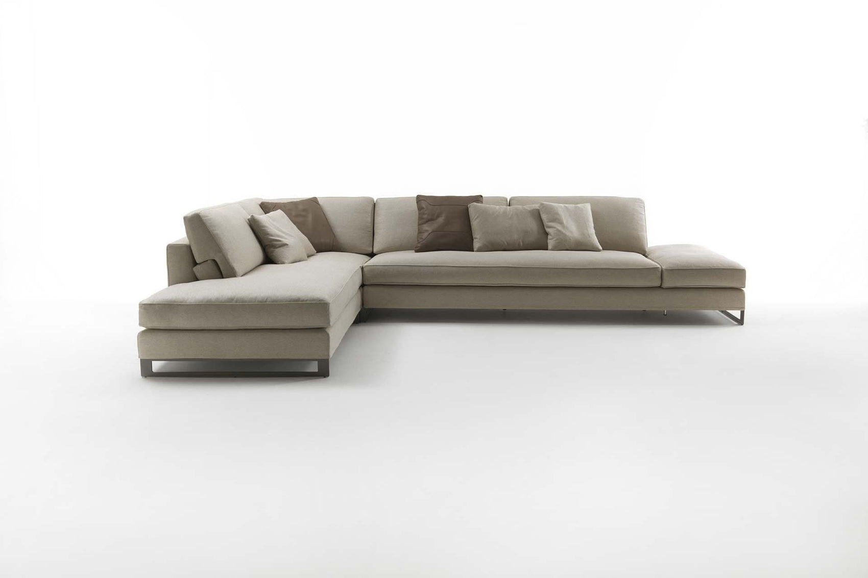 Davis Flat - Sofa | Frigerio | JANGEORGe Interior Design