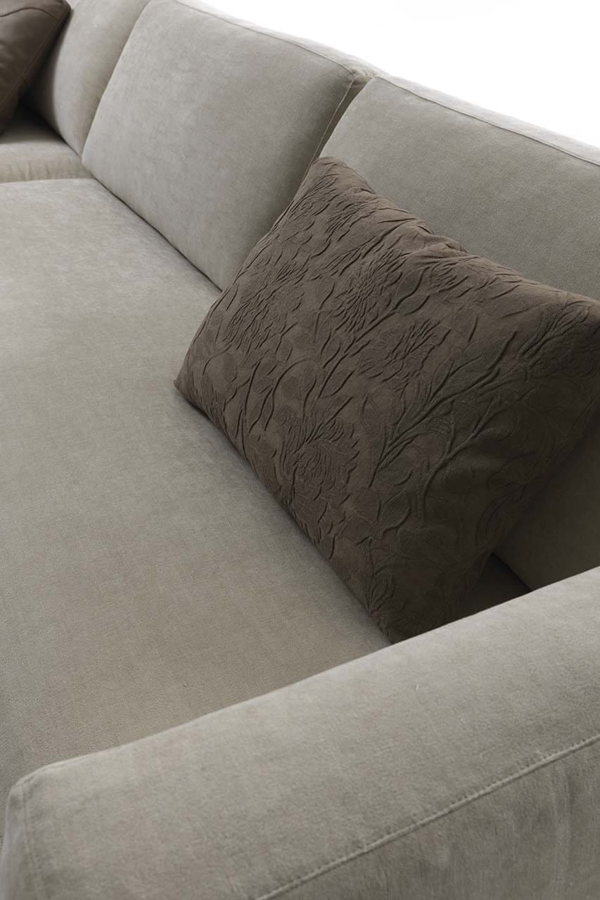 Davis Out - Sofa | Frigerio | JANGEORGe Interior Design