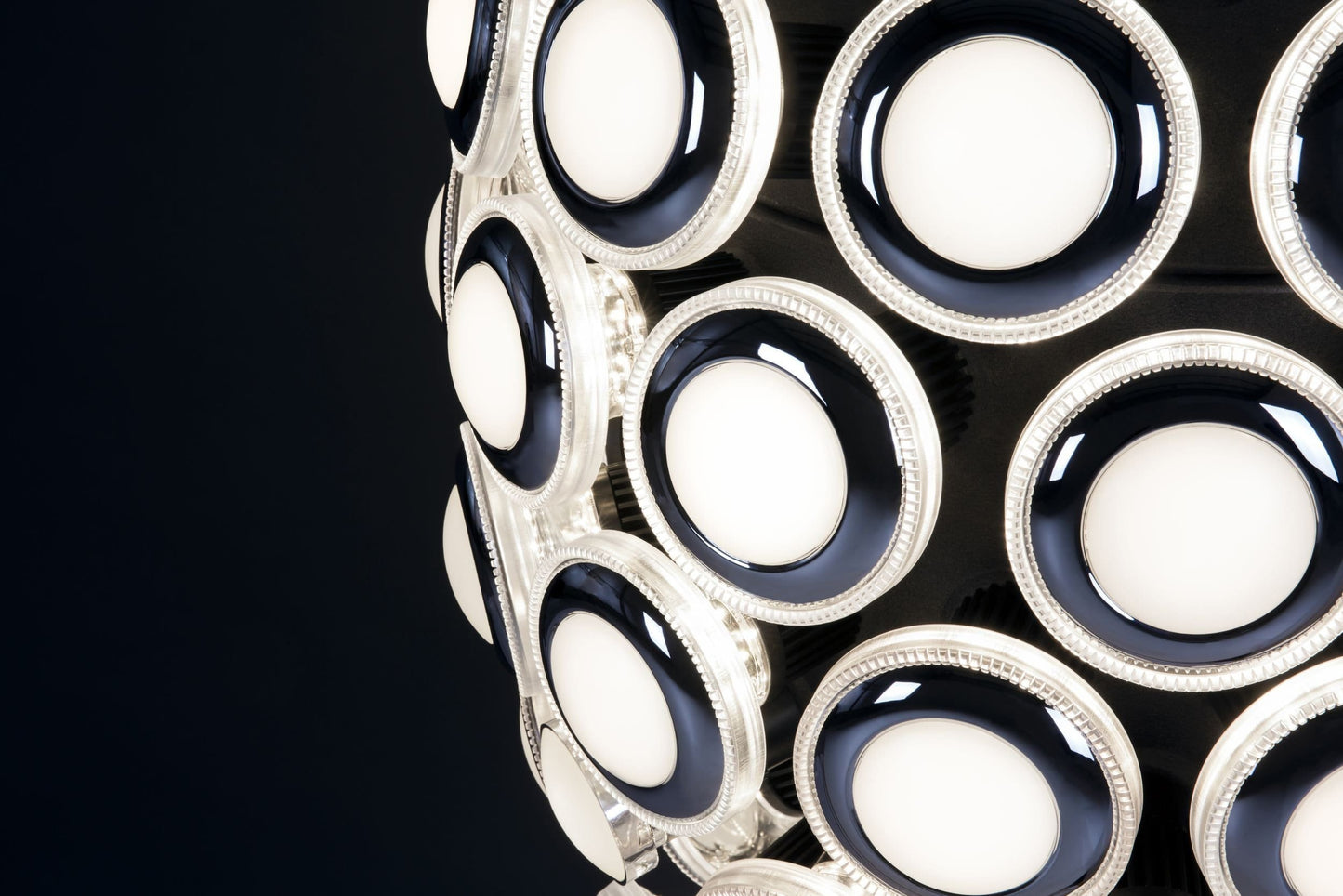 Iconic Eyes Suspension Lamp | Moooi | JANGEORGe Interior Design