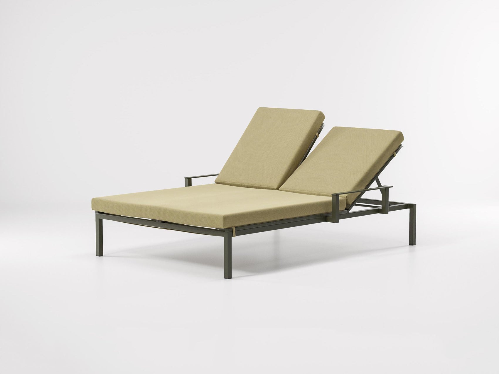 Landscape - Double Via Deckchair with Arms | Kettal | JANGEORGe Interior Design