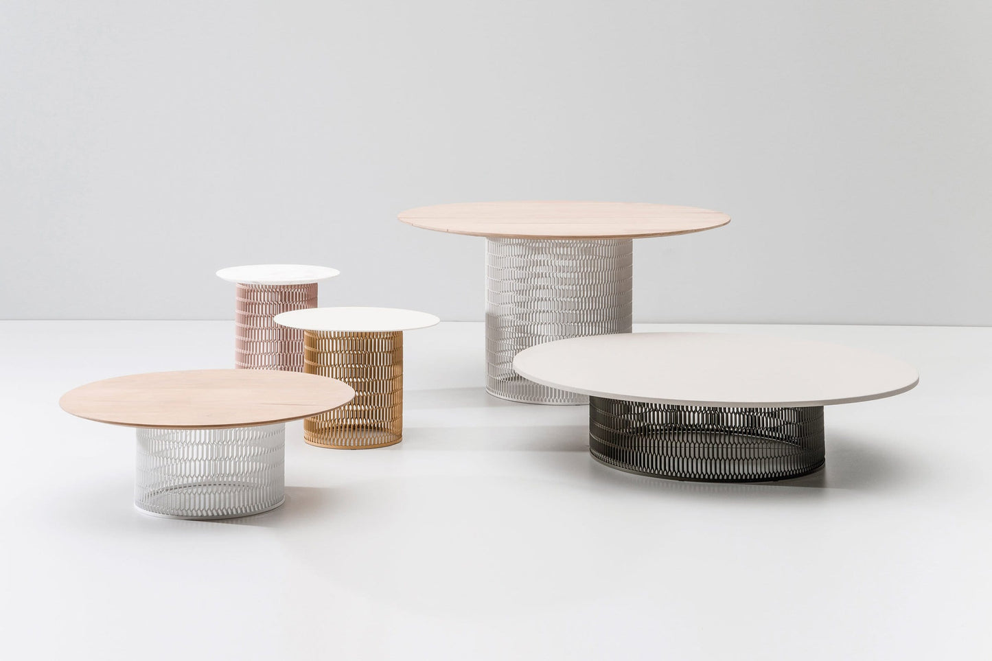 Mesh - Dining Table ø135 | Kettal | JANGEORGe Interior Design