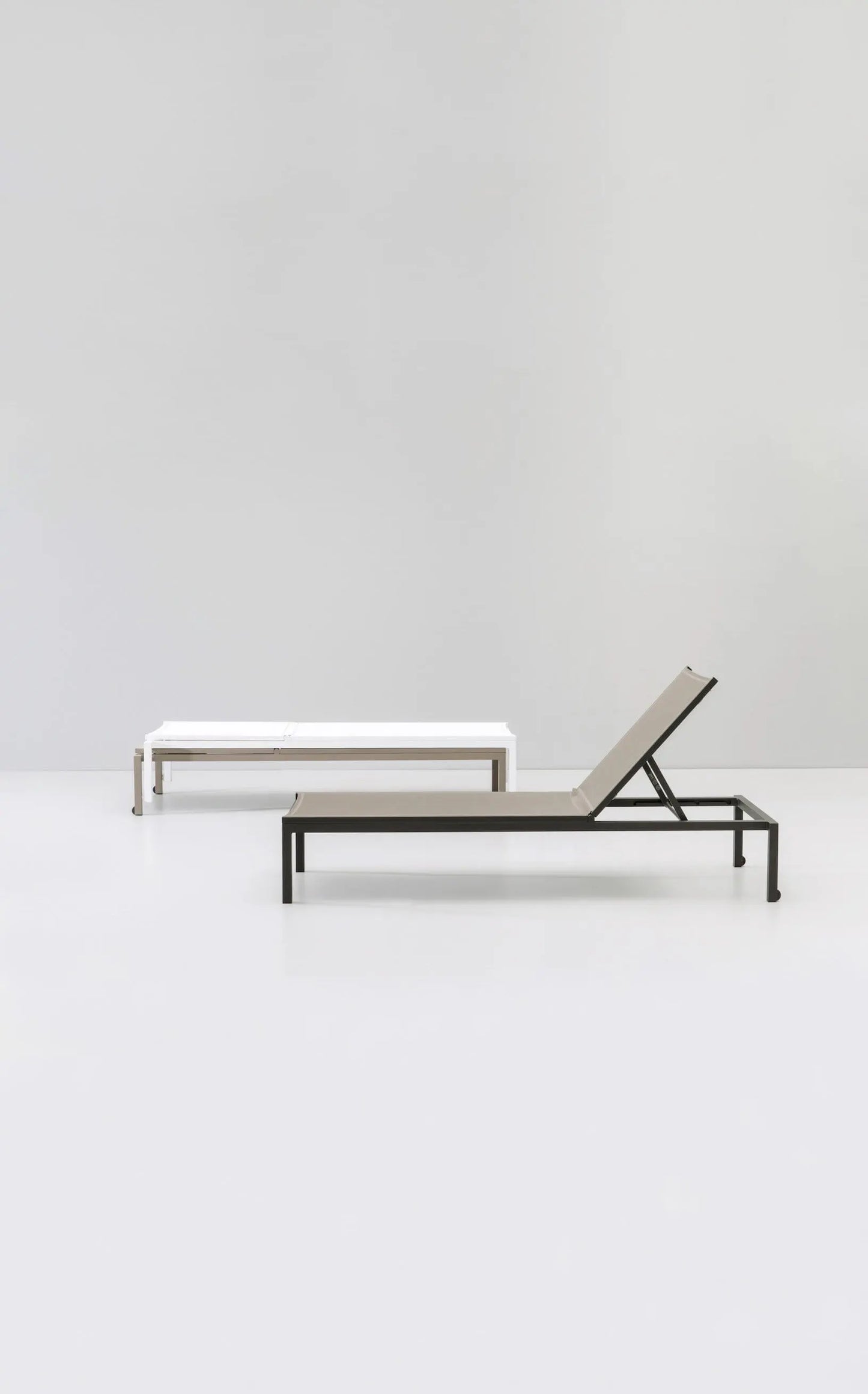 Landscape - Stackable Deck Chair (1260-) | Kettal | JANGEORGe Interior Design