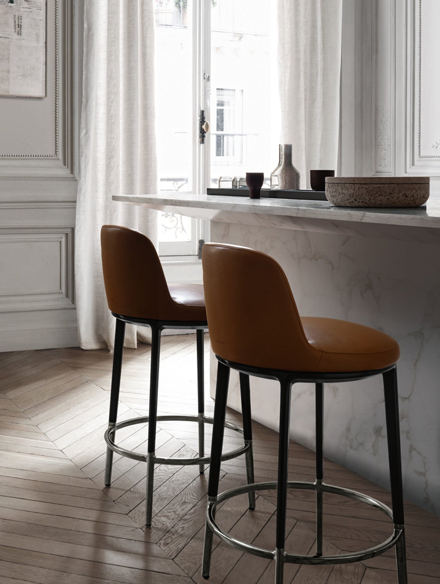 Caratos Barstool | Maxalto | JANGEORGe Interior Design