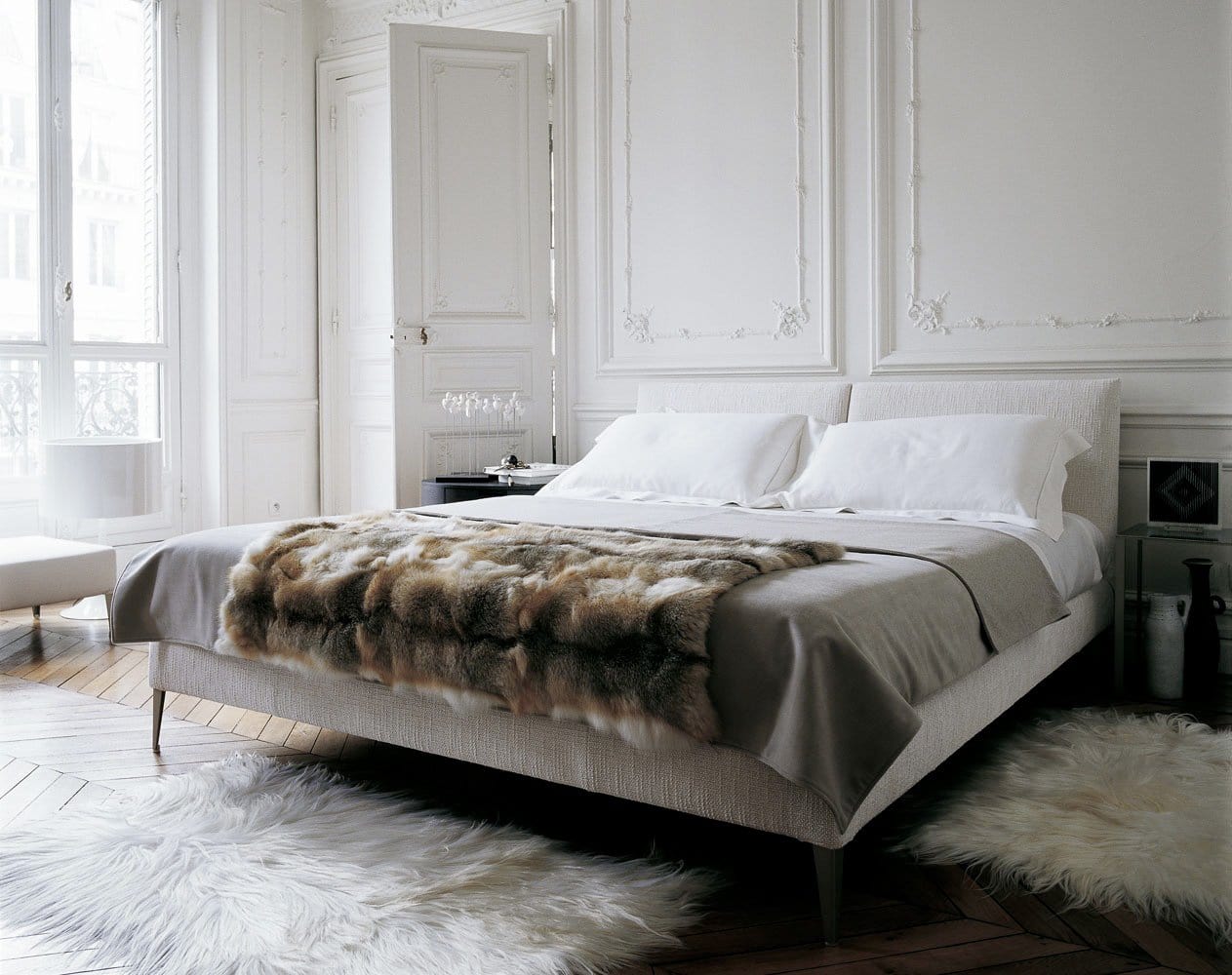 Selene Bed | Maxalto | JANGEORGe Interior Design