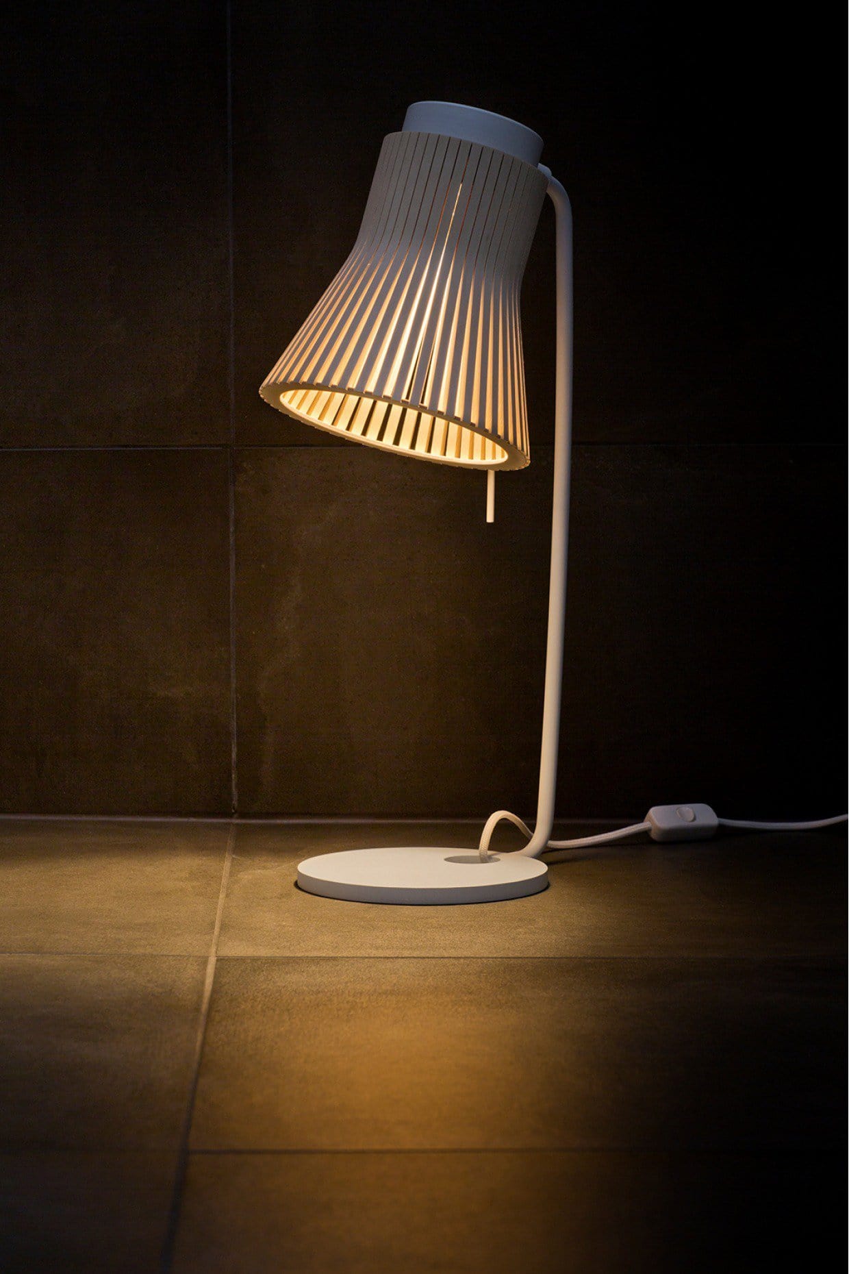 Petite 4620 - Table Lamp | Secto | JANGEORGe Interior Design