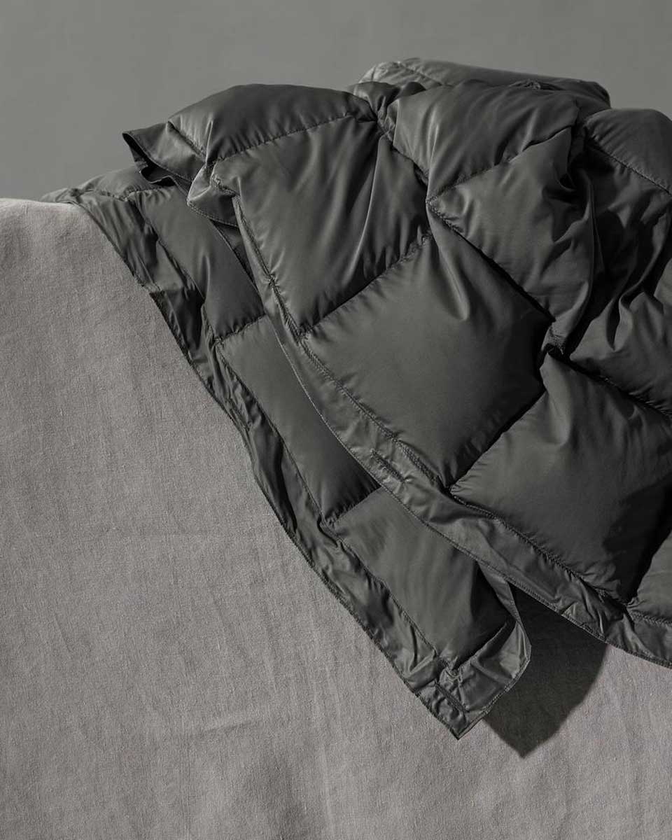 JANGEORGe Interiors & Furniture Society Limonta Talk Quilt Anthracite